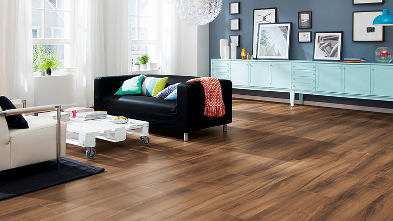 Ламинат Haro Tritty 100 Gran Via 4V Орех Итальянский 526714 2200×243×8 фото в интерьере Ламинат Haro Tritty 100 Gran Via 4V Орех Итальянский 526714 2200×243×8 фото в интерьере